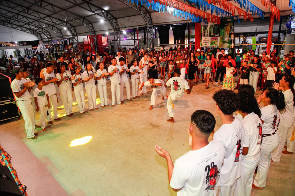 Roda de capoeira durante a Expofeira 2025