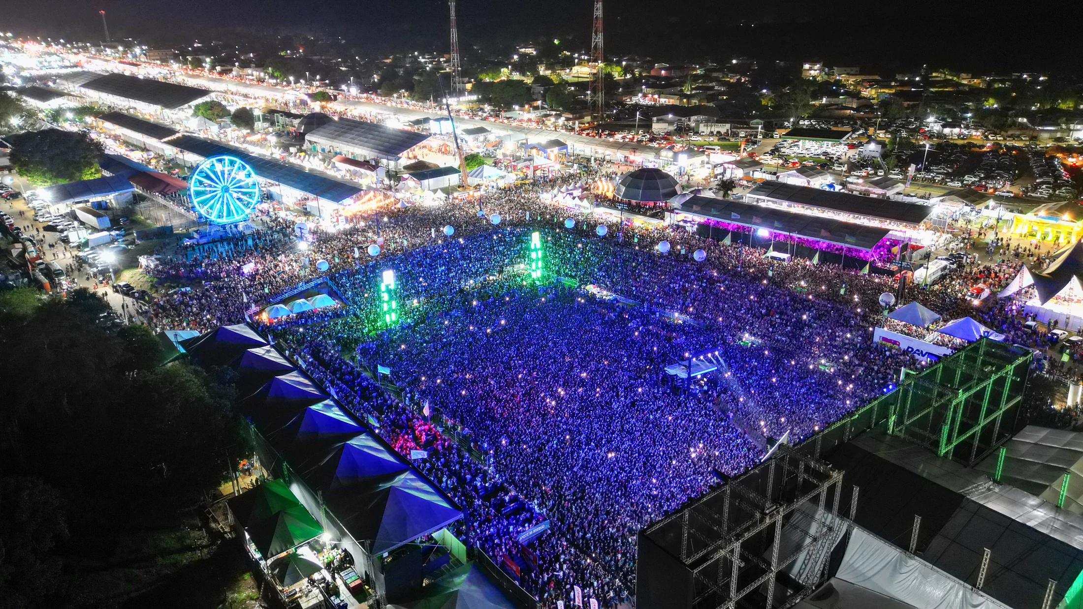 Grande público na Arena Rio Amazonas durante a Expofeira 2025