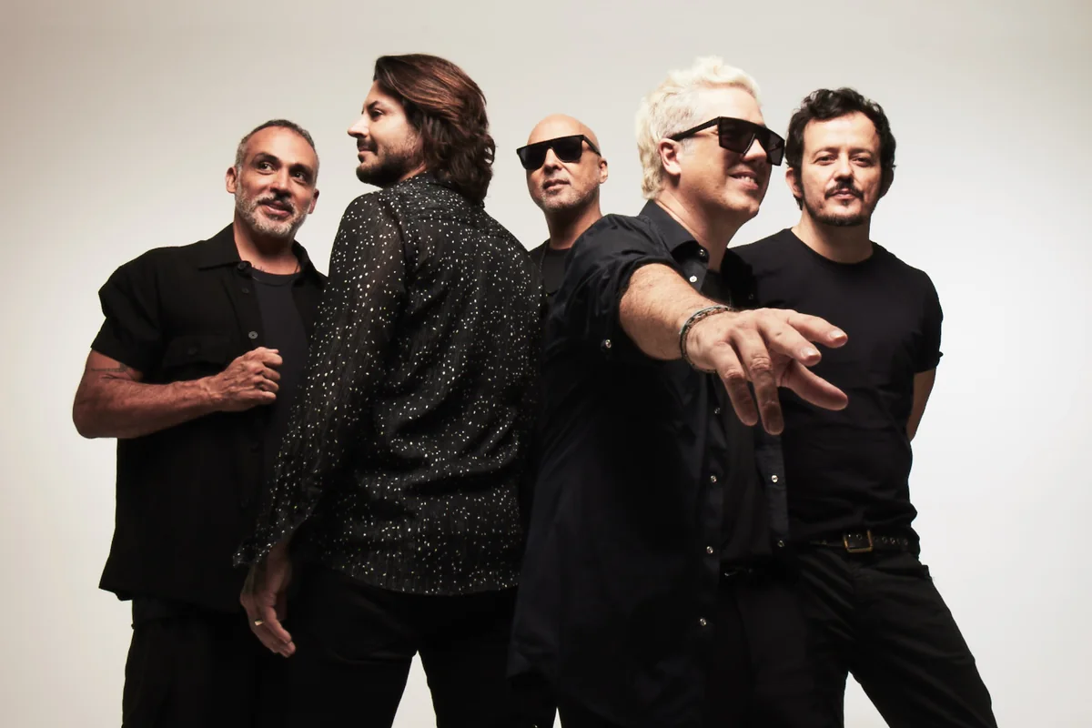 Integrantes da banda Jota Quest